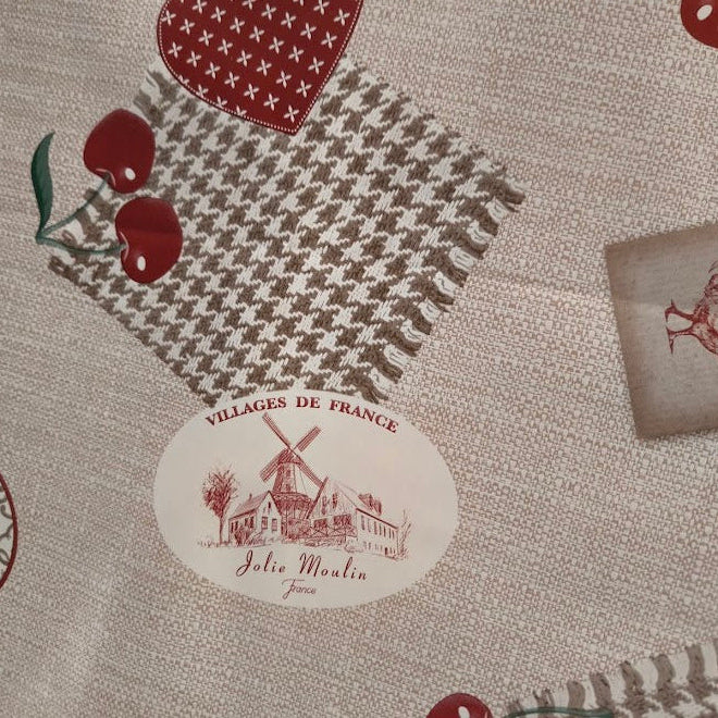 Cseresznye-szívecske mintás viaszos vászon impregnált asztalterítő