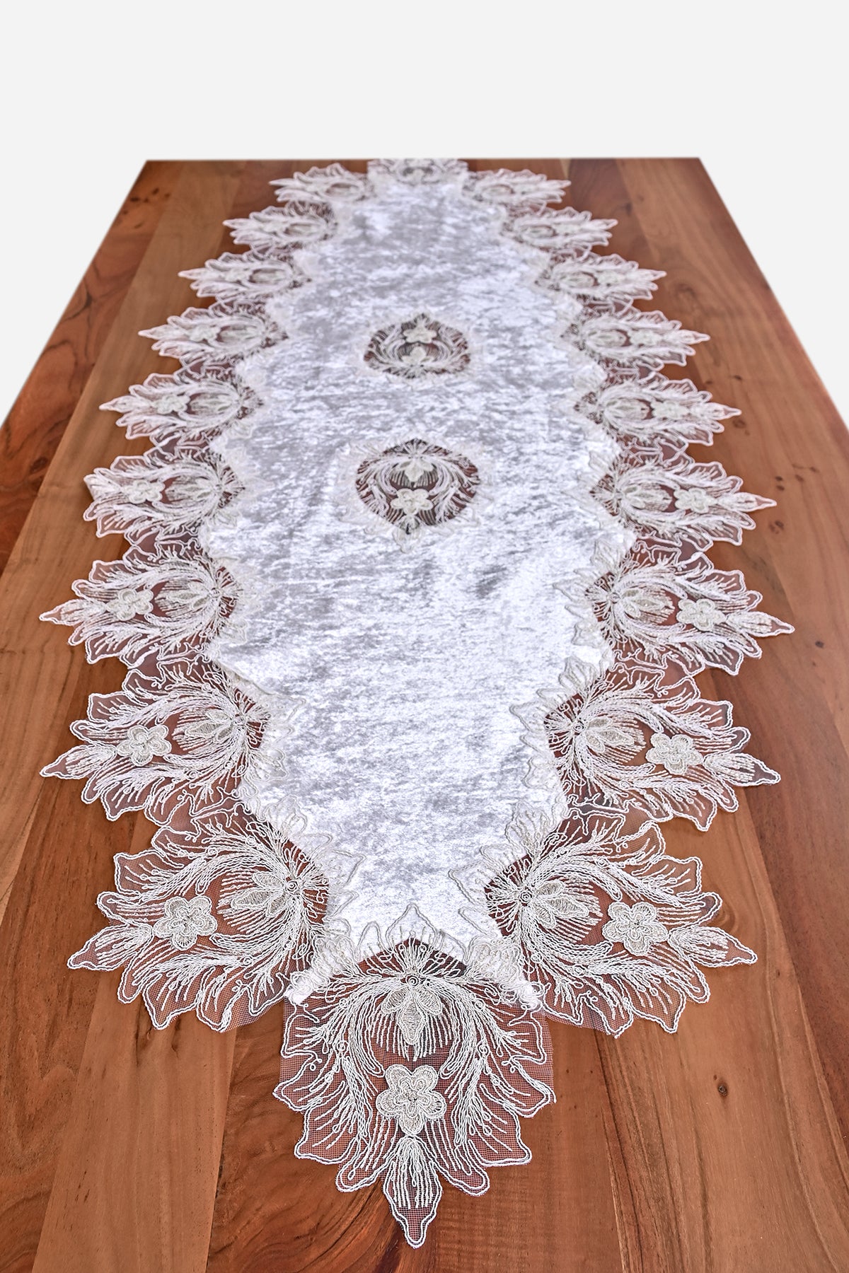 Taj Mahal bársony asztali futó, bézs, arany csipkével 60*160 cm