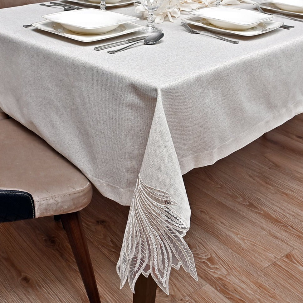 Kaktusz Eko asztalterítő bézs szemcsés vászon, arany csipkével 160x220