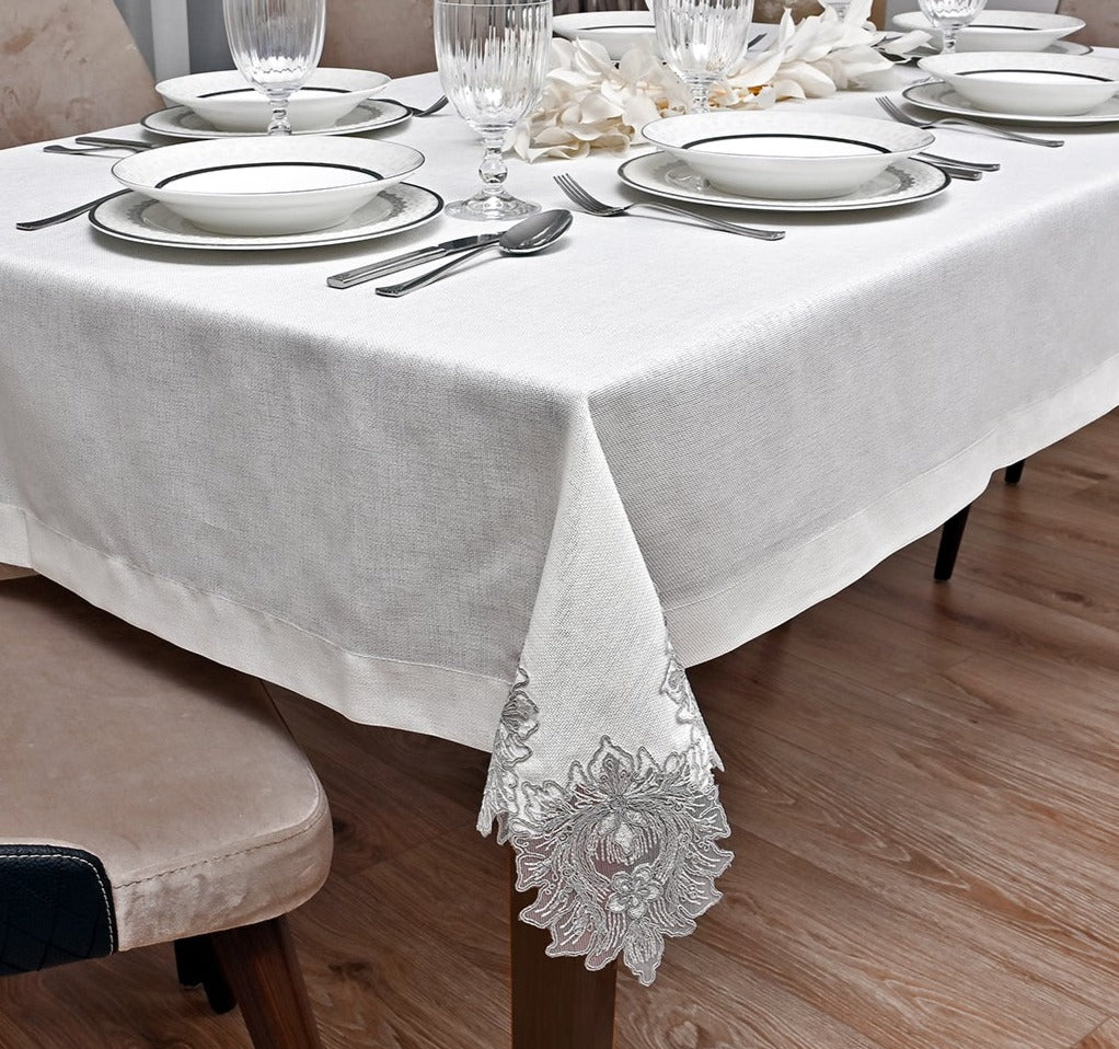 Taj Mahal Eko asztaliterítő,  szürke vászon, szemcsés, ezüst csipkével 160x220