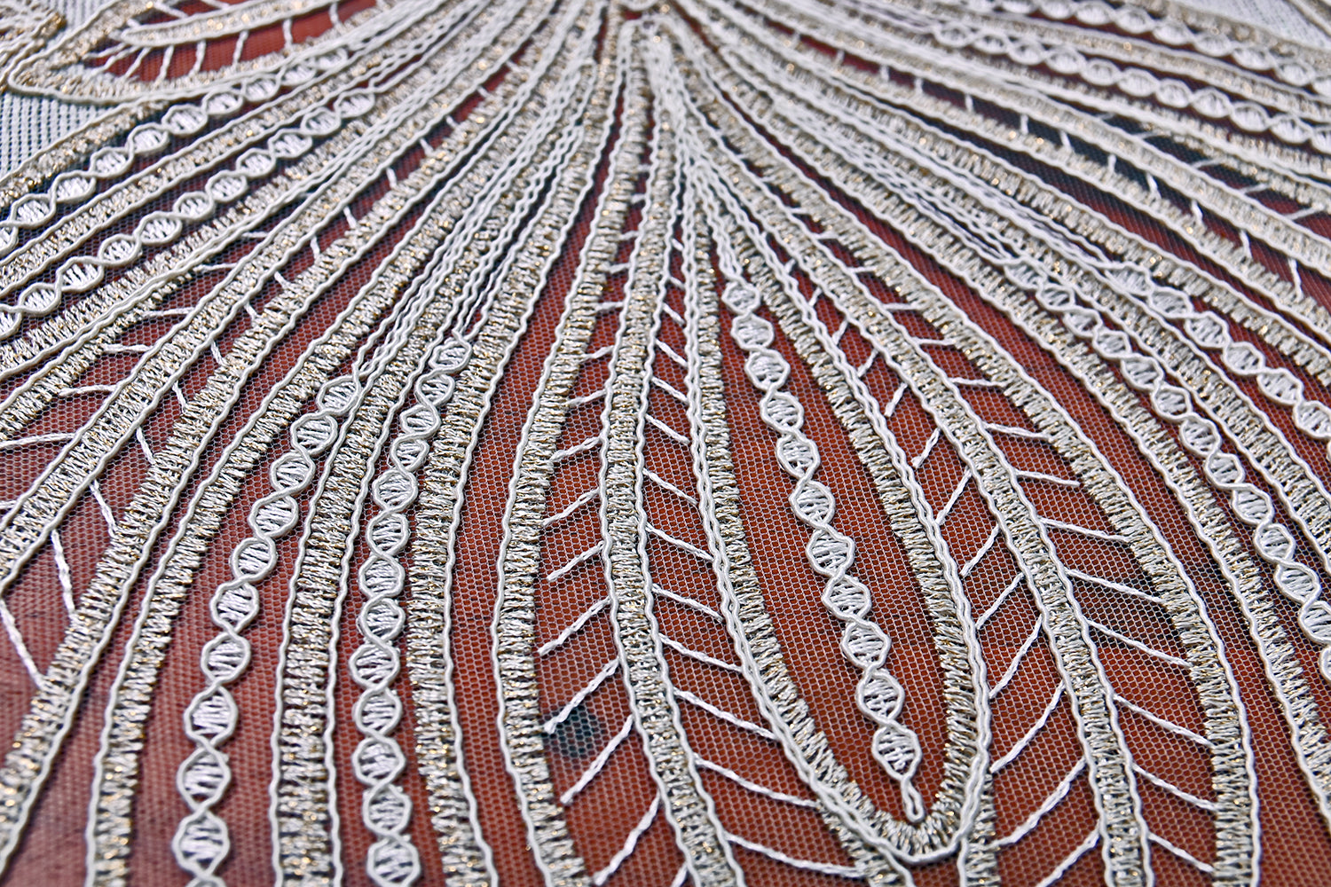 Kaktusz Eko asztalterítő bézs szemcsés vászon, arany csipkével 160x220